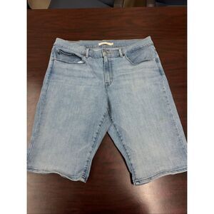 Levi’s Bermuda Short Denim Shorts Size 31